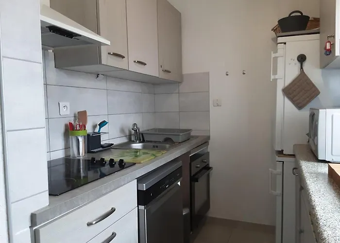 Dom wakacyjny Mazet 2 Avec Terrasse Et Parking Au Lavandou - Fr-1-803-45 *