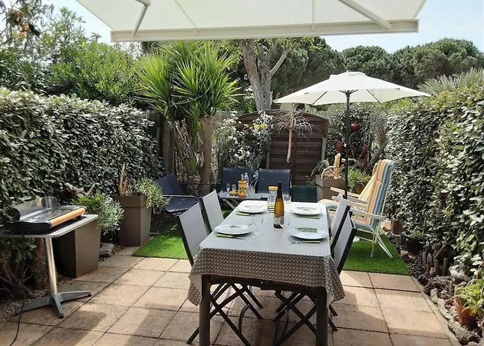 Mazet 2 Avec Terrasse Et Parking Au Lavandou - Fr-1-803-45 *