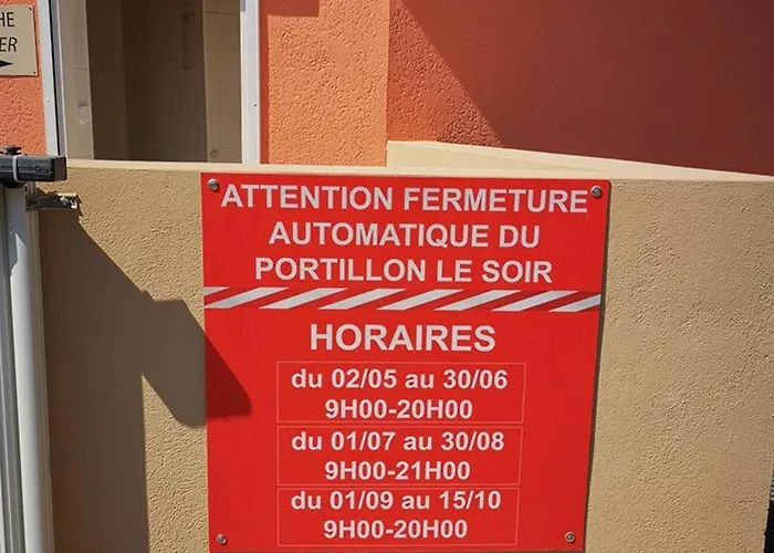 Mazet 2 Avec Terrasse Et Parking Au Lavandou - Fr-1-803-45 Le Lavandou