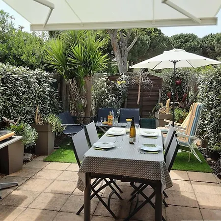Mazet T3 Avec Jardin, Terrasse Et Piscine, Climatise, 4 Couchages, Parking Prive, - Fr-1-803-45 *